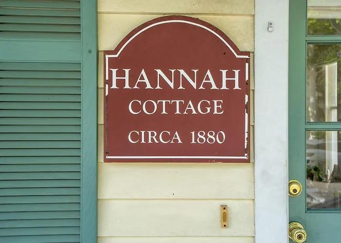 Holiday home Private Downtown 1880s Walk Everywhere
